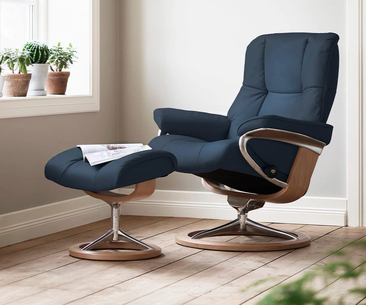 Stressless® Mayfair Recliner & Ottoman with Signature Base