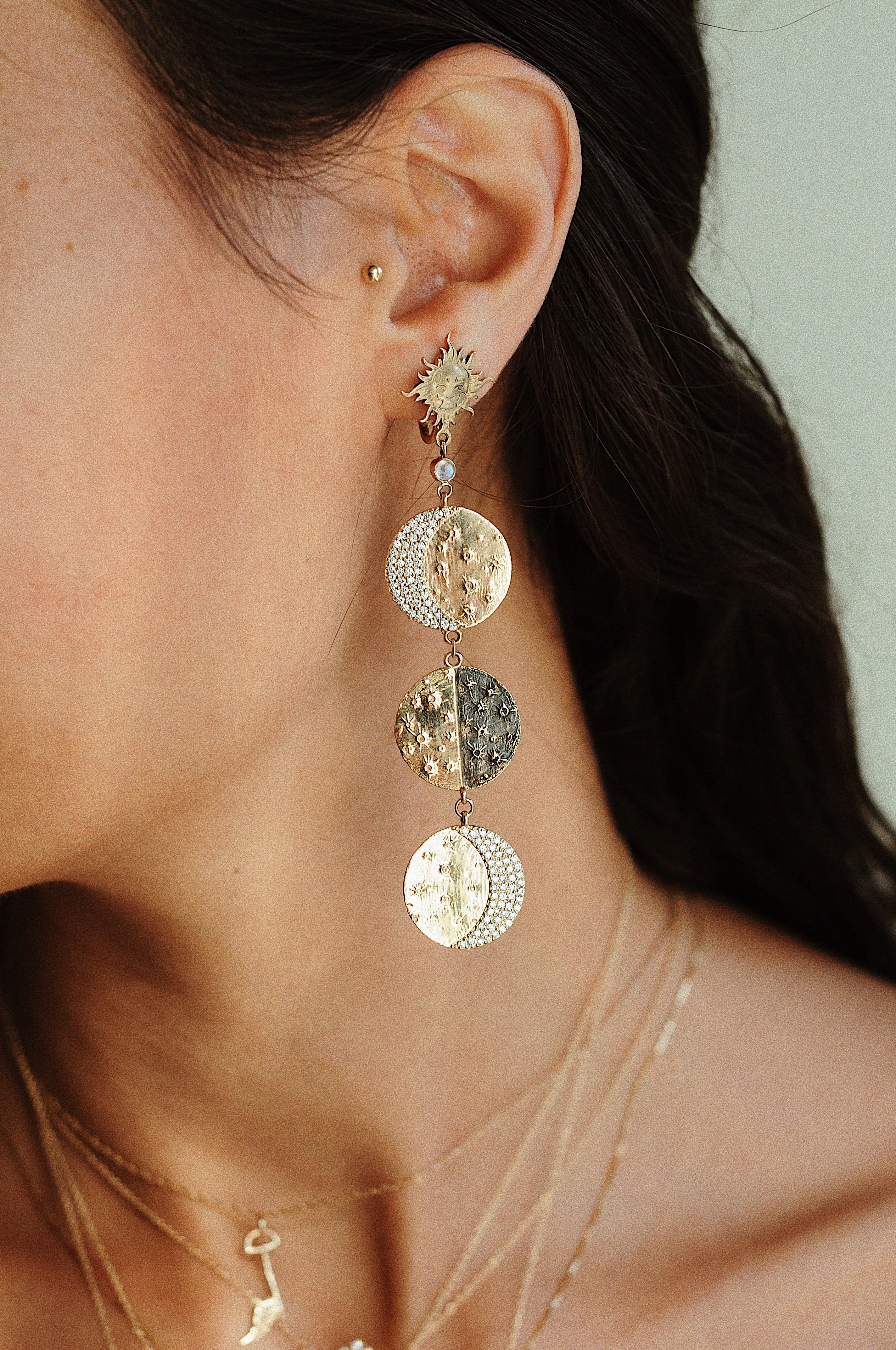 Supreme Moon Phase Earring